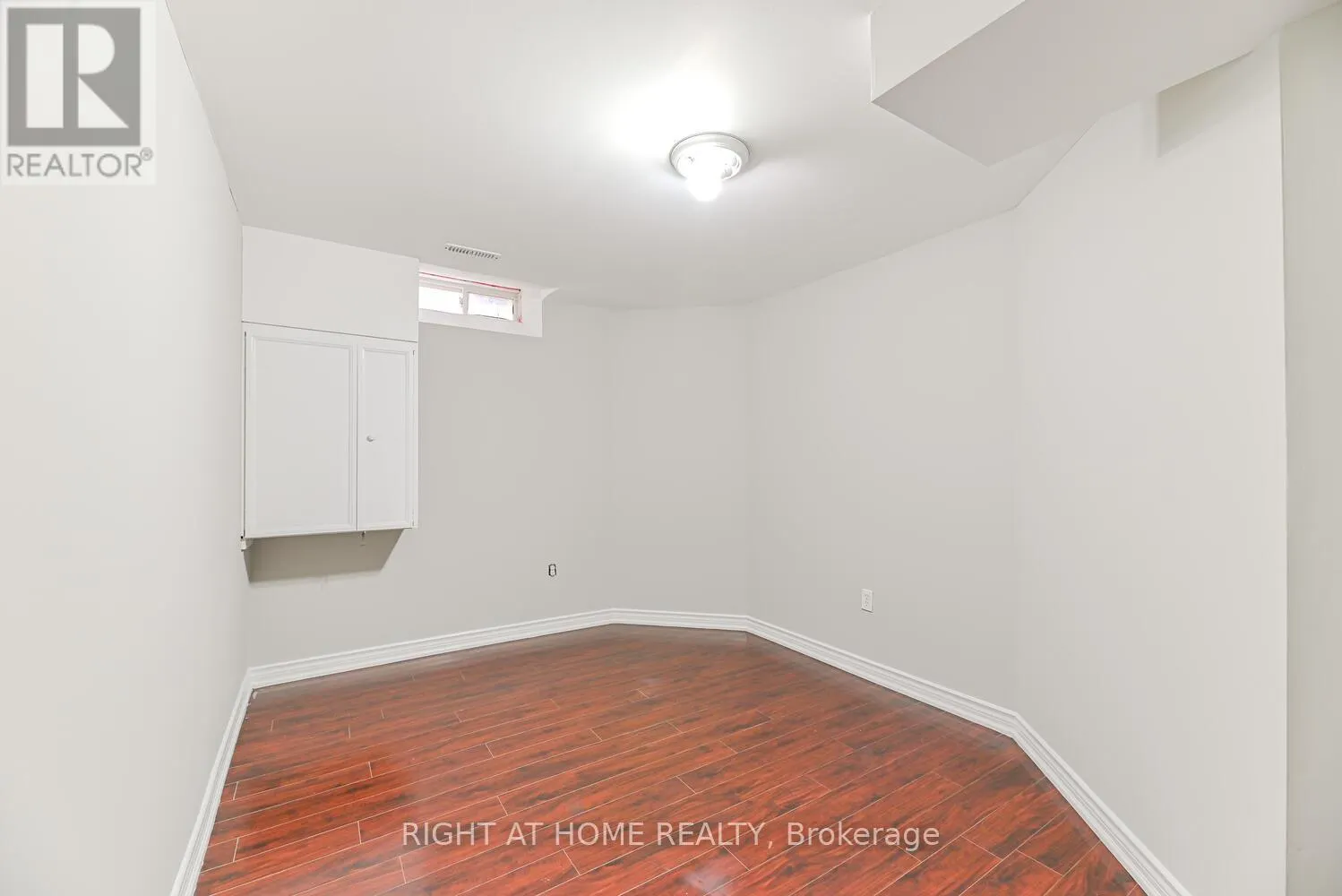 21 HOPTREE AVENUE