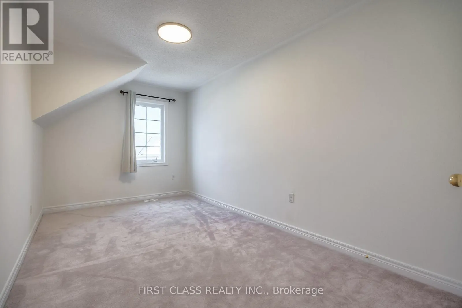 1719 CAROUSEL DRIVE