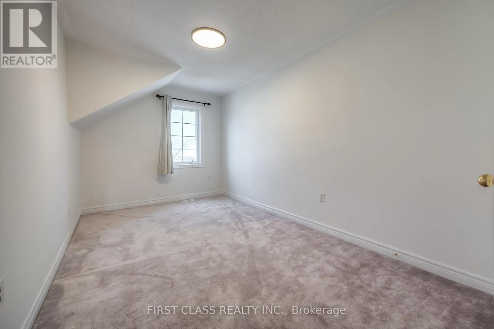 1719 CAROUSEL DRIVE