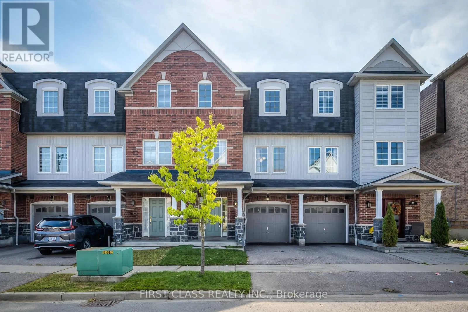 1719 CAROUSEL DRIVE