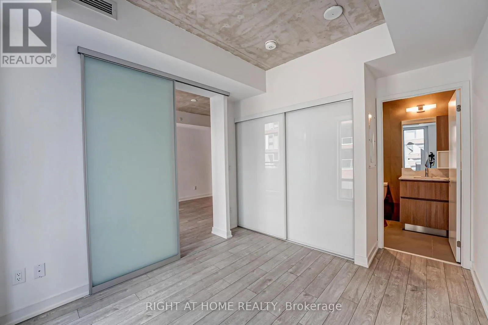 203 - 45 BASEBALL PLACE