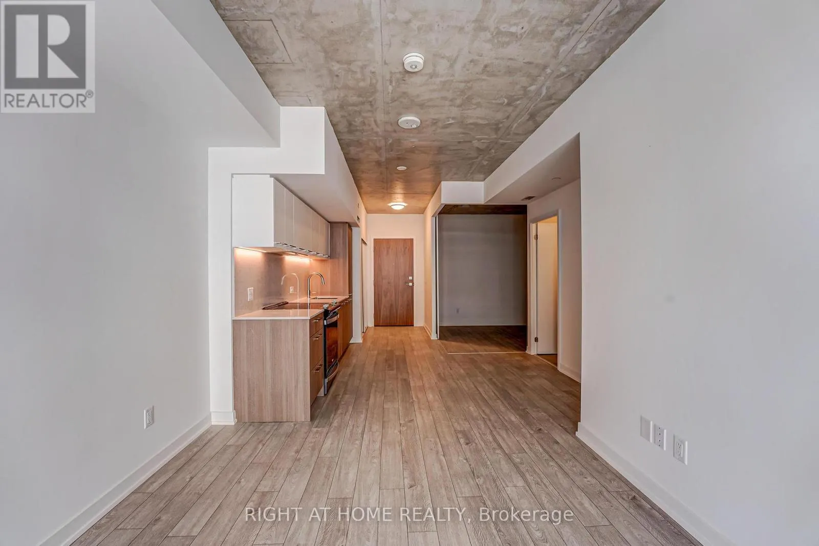 203 - 45 BASEBALL PLACE