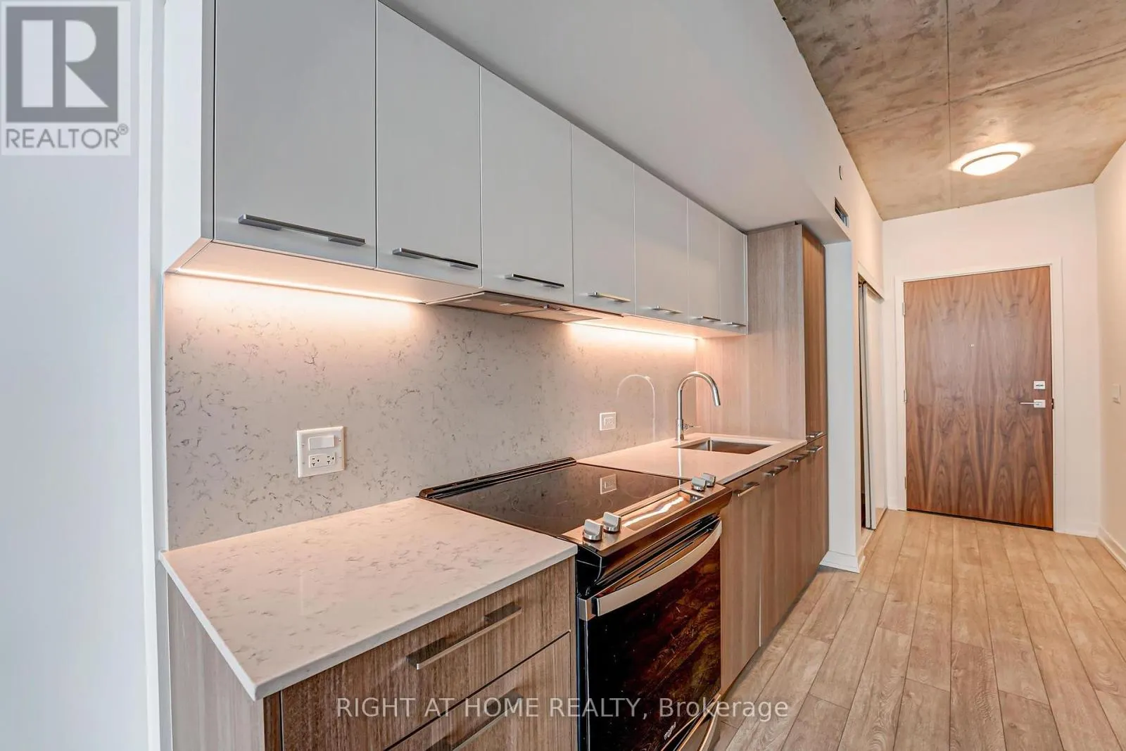 203 - 45 BASEBALL PLACE
