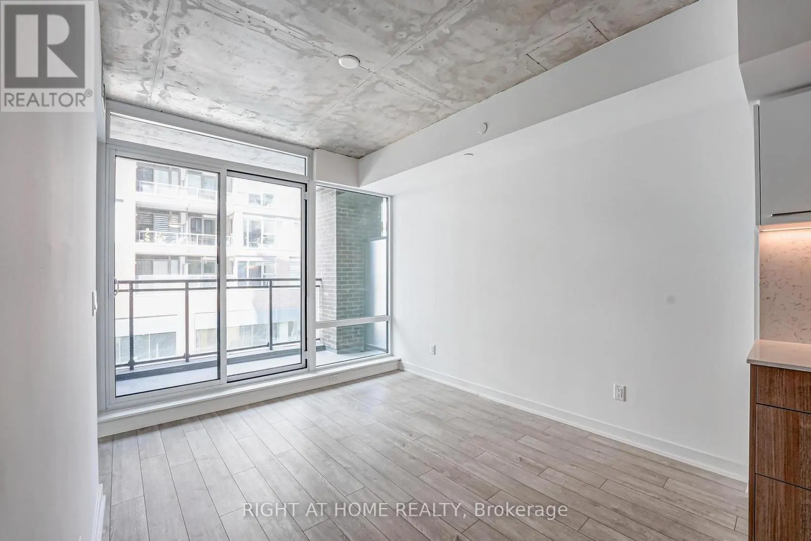 203 - 45 BASEBALL PLACE