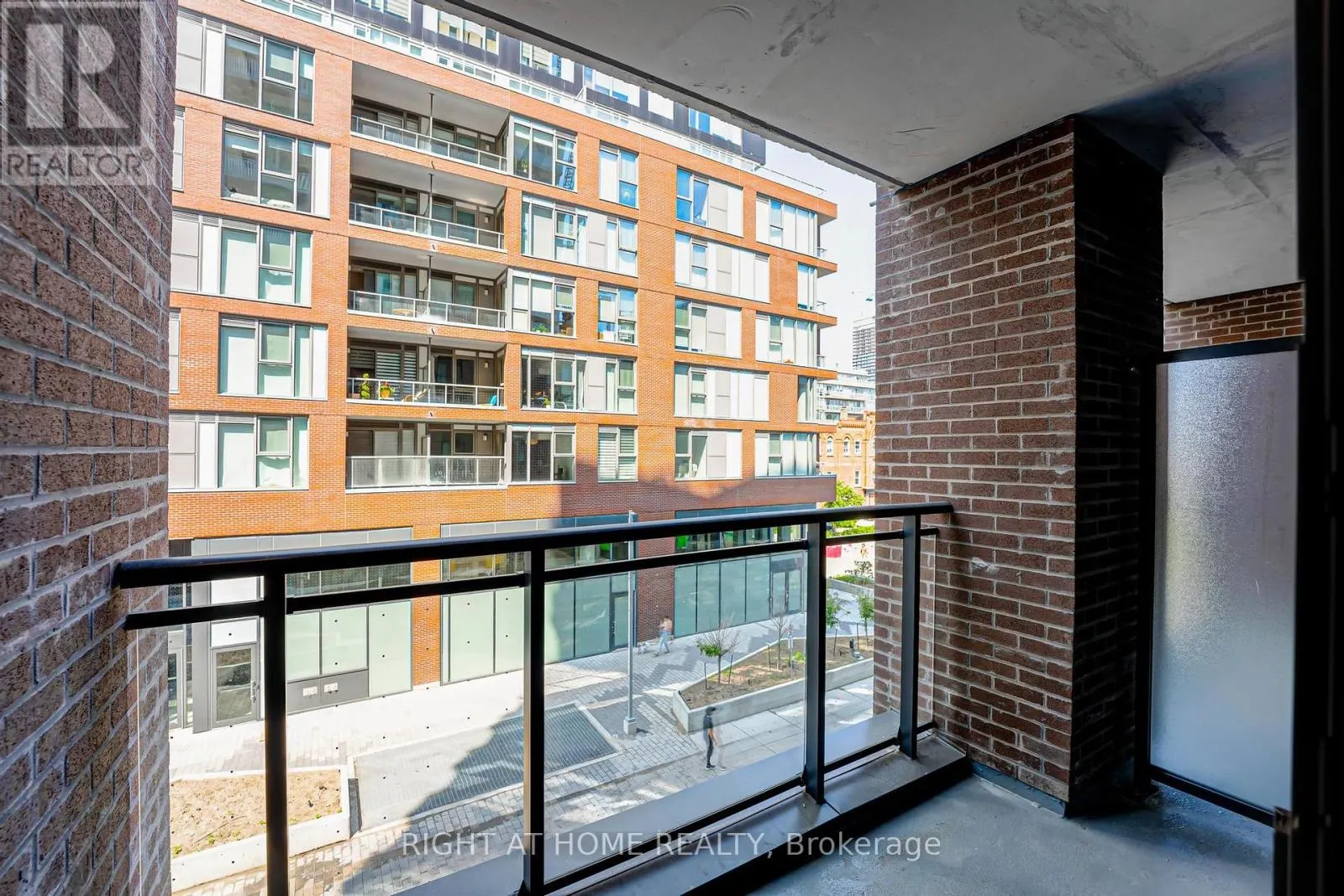 203 - 45 BASEBALL PLACE