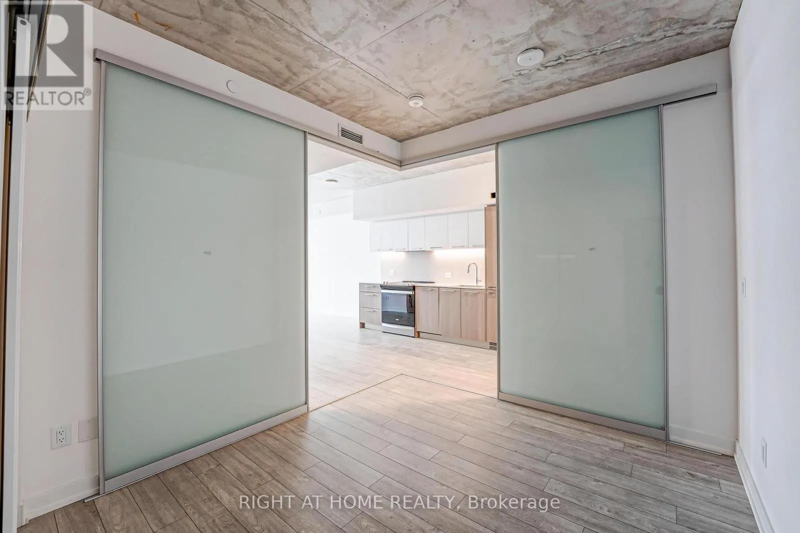 203 - 45 BASEBALL PLACE