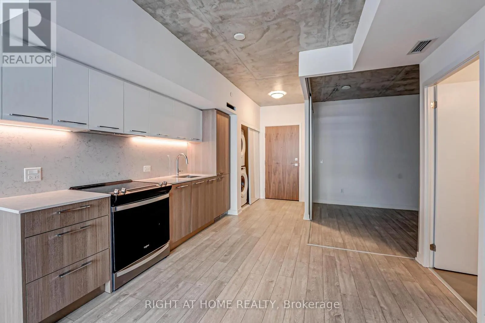 203 - 45 BASEBALL PLACE