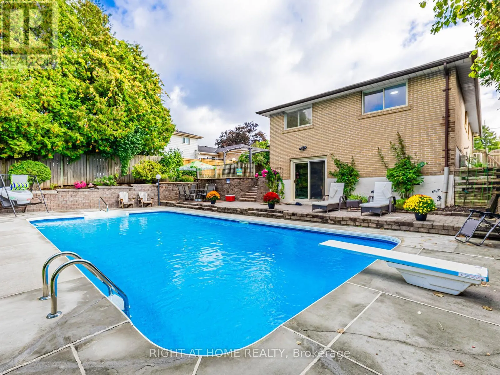 22 JALLAN DRIVE