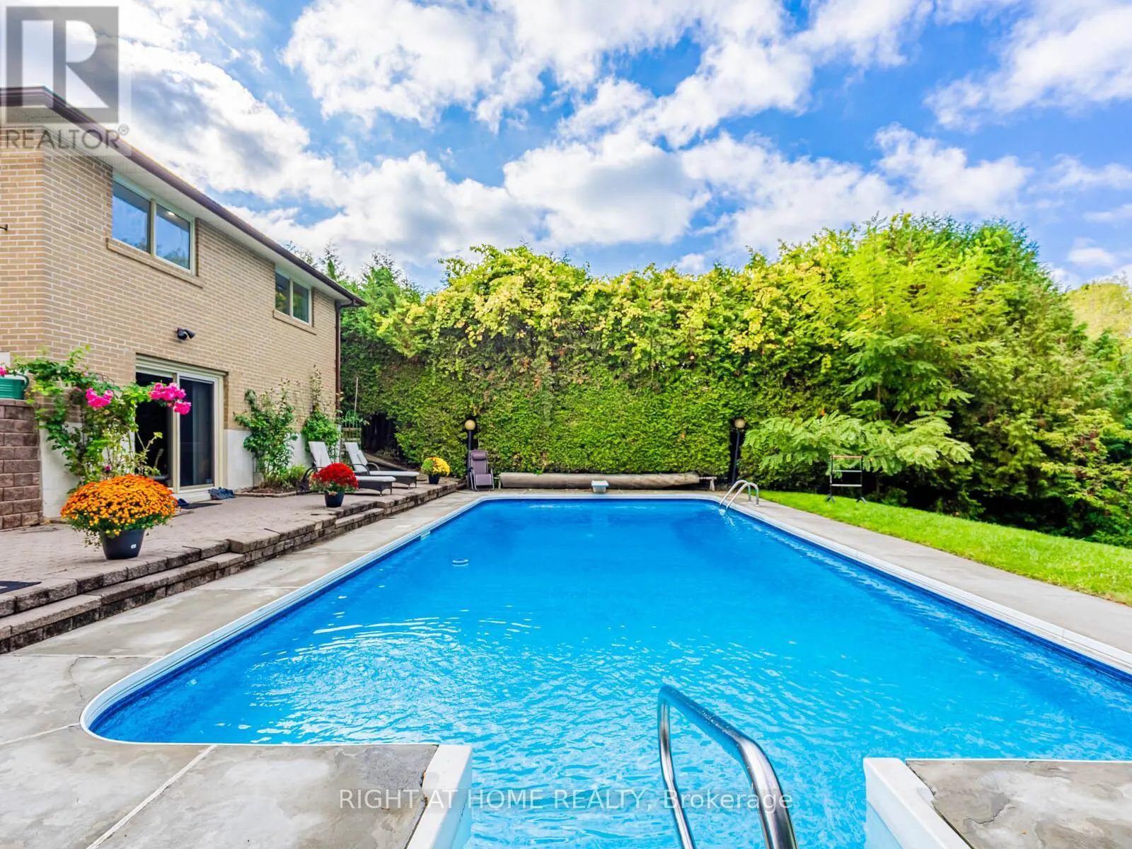 22 JALLAN DRIVE