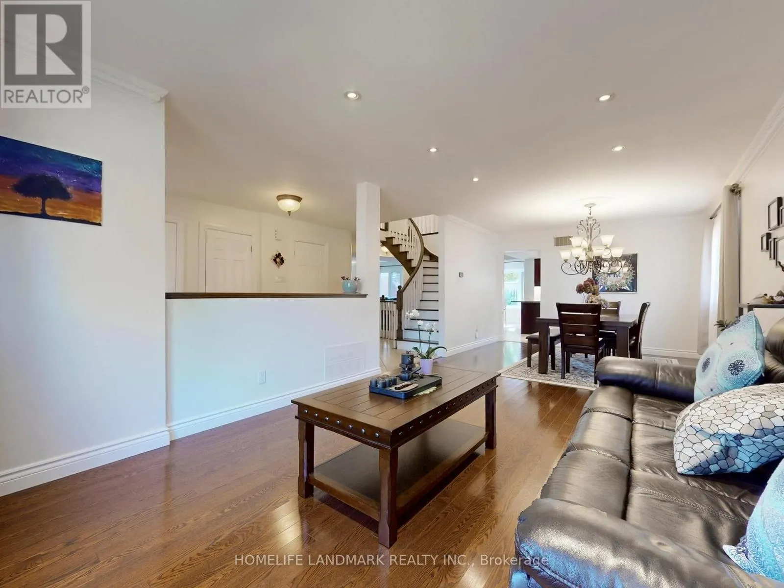 6 BROUGHTON COURT