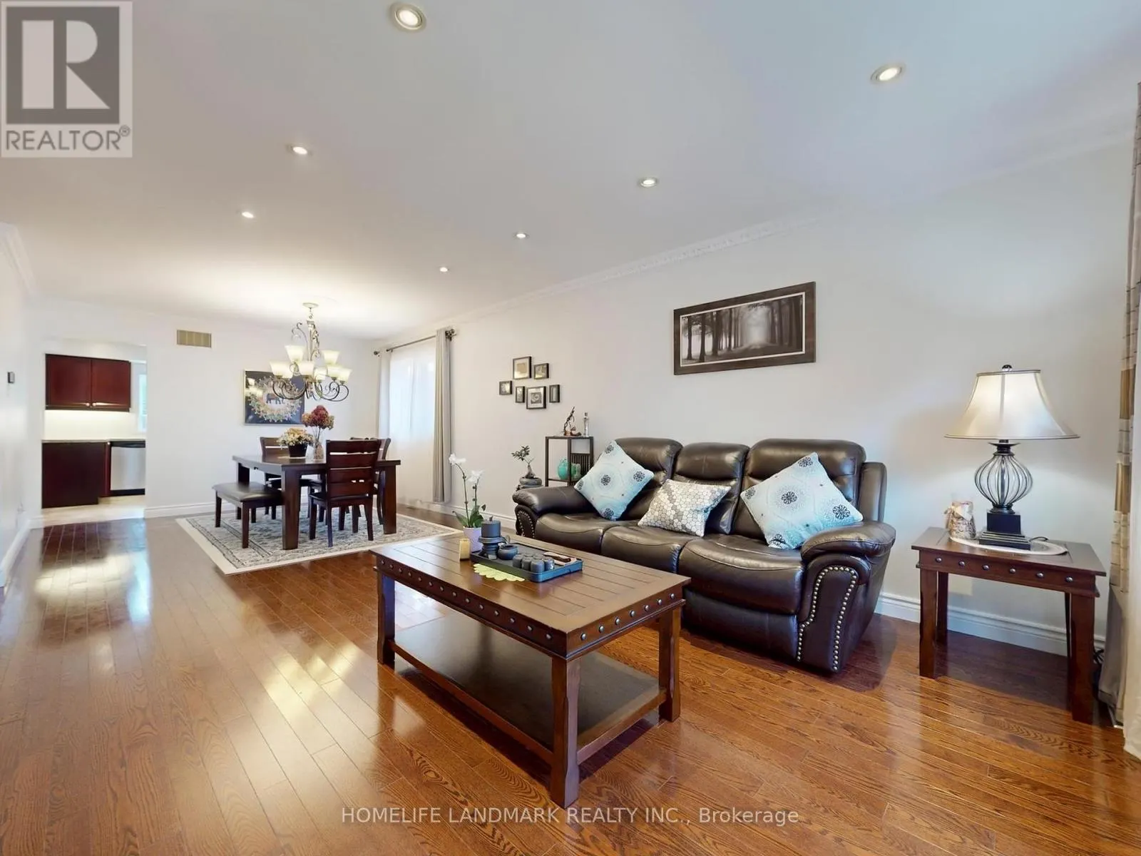 6 BROUGHTON COURT