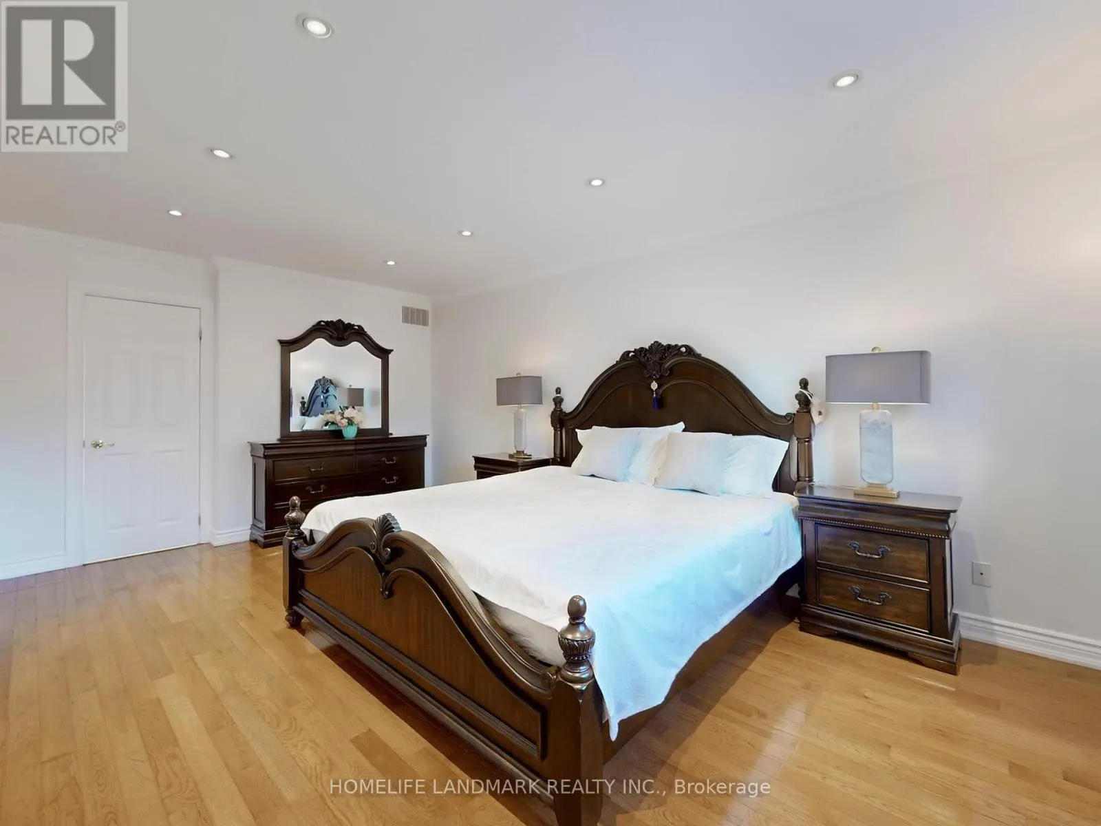 6 BROUGHTON COURT