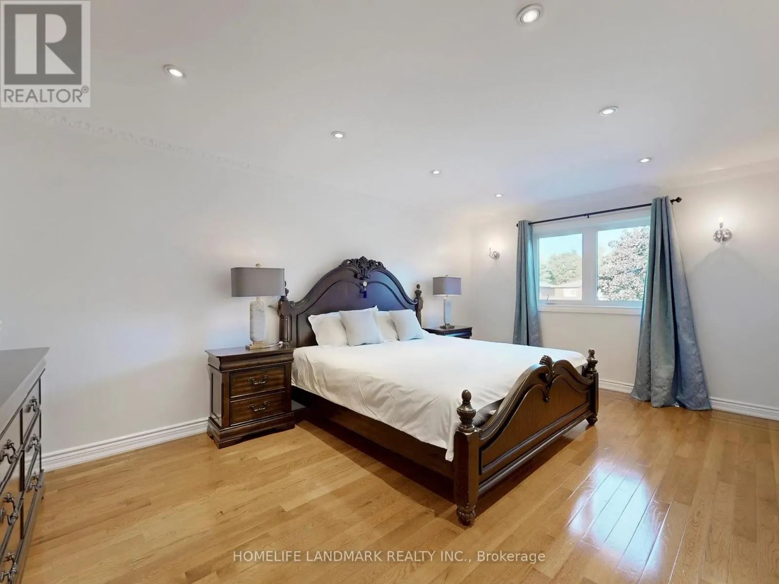 6 BROUGHTON COURT