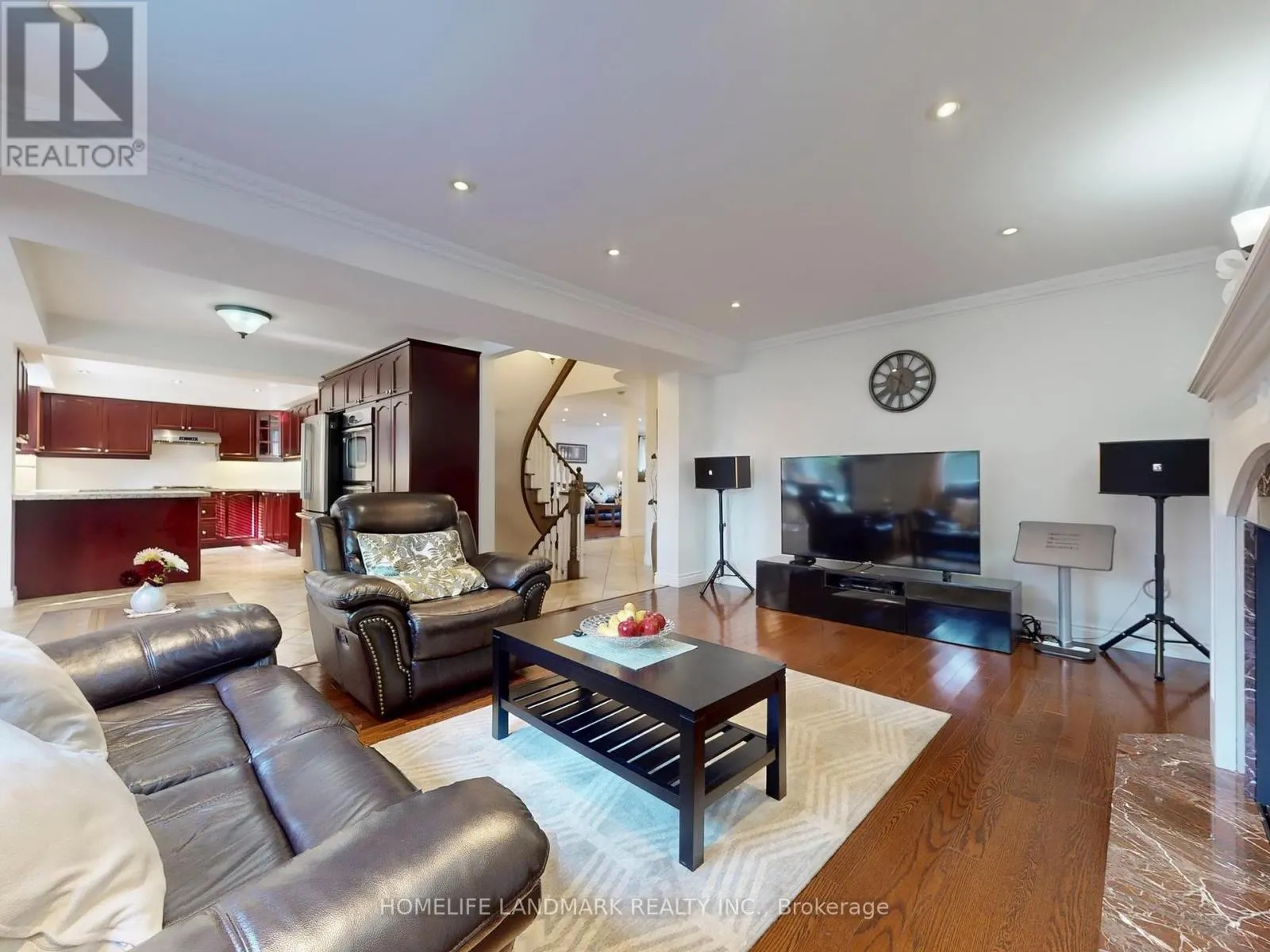 6 BROUGHTON COURT