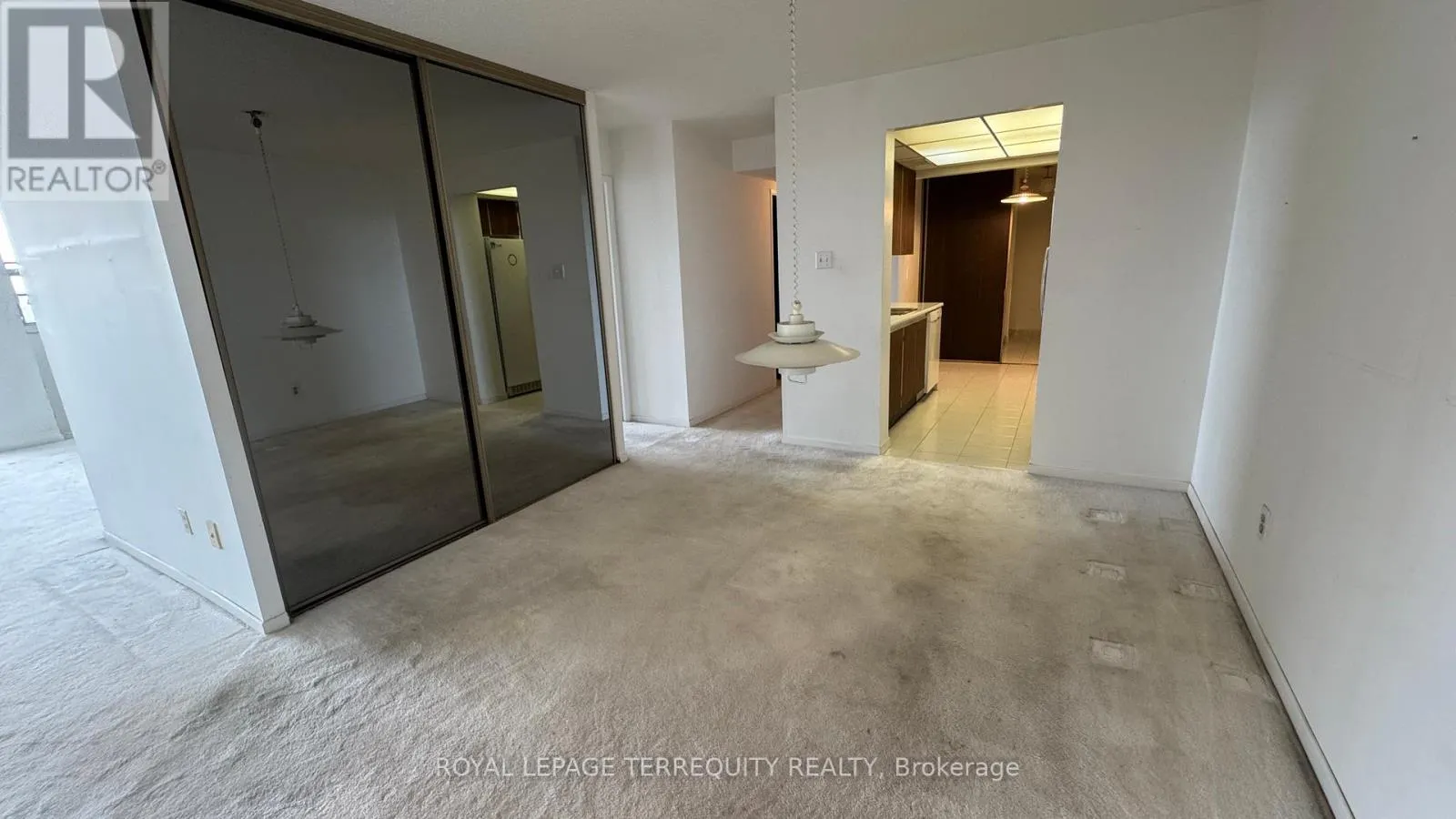 PH4 - 65 HUNTINGDALE BOULEVARD