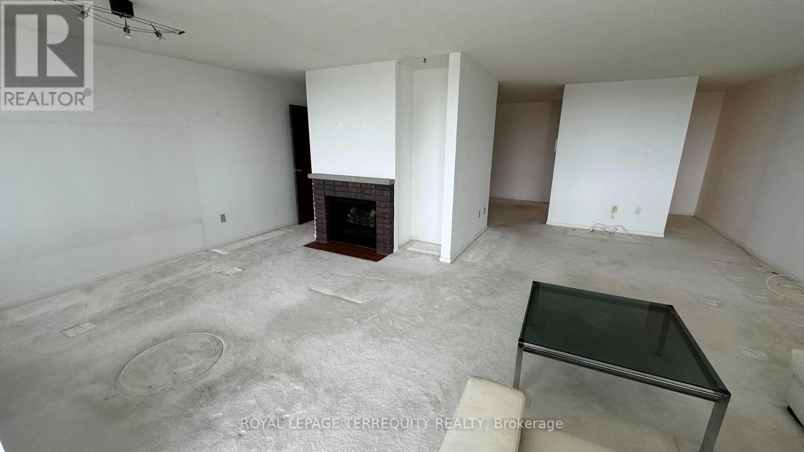 PH4 - 65 HUNTINGDALE BOULEVARD