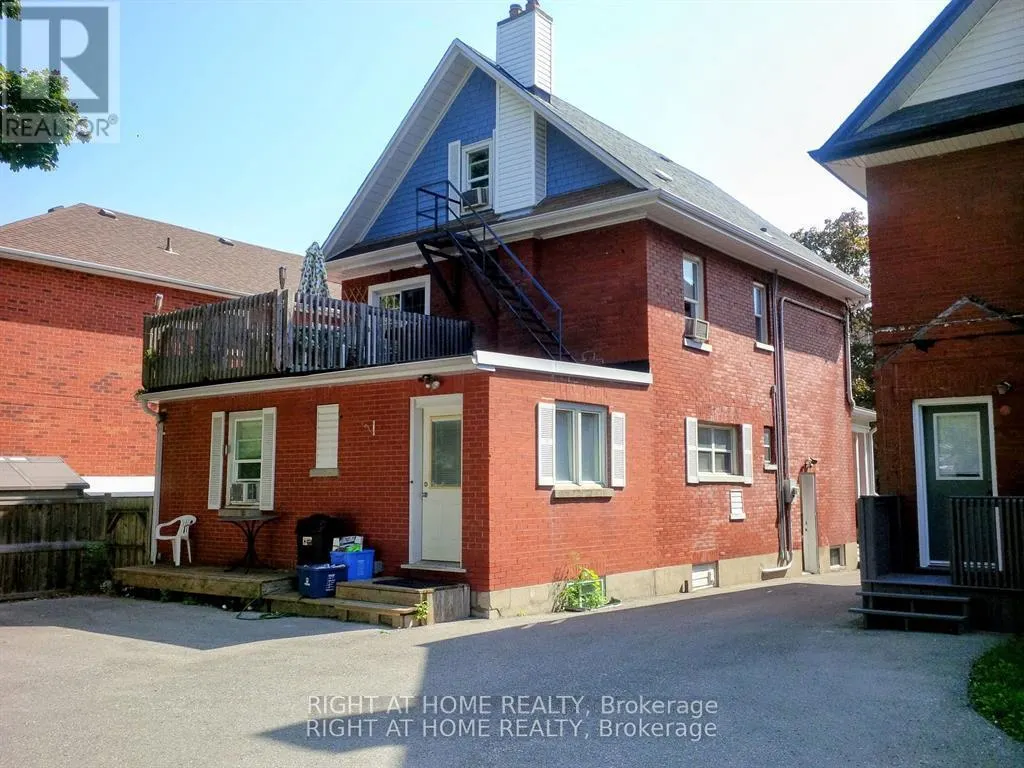 2 - 116 BROCK STREET E