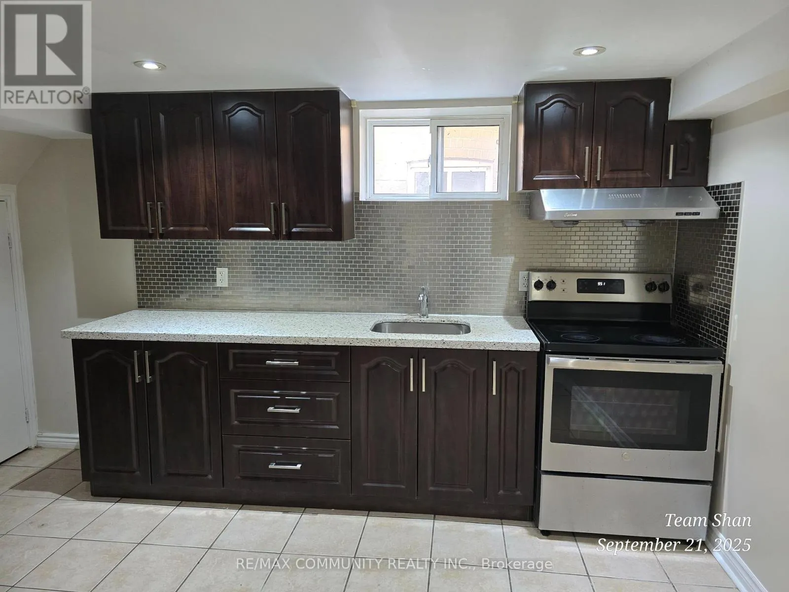 122 KITCHENER ROAD