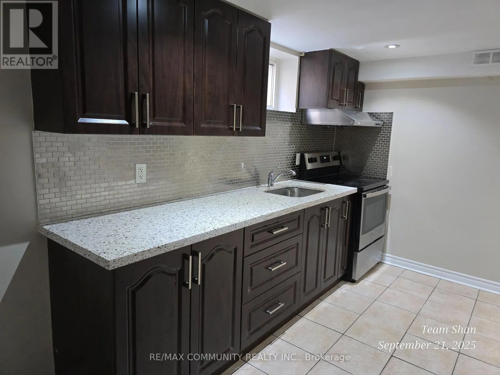 122 KITCHENER ROAD