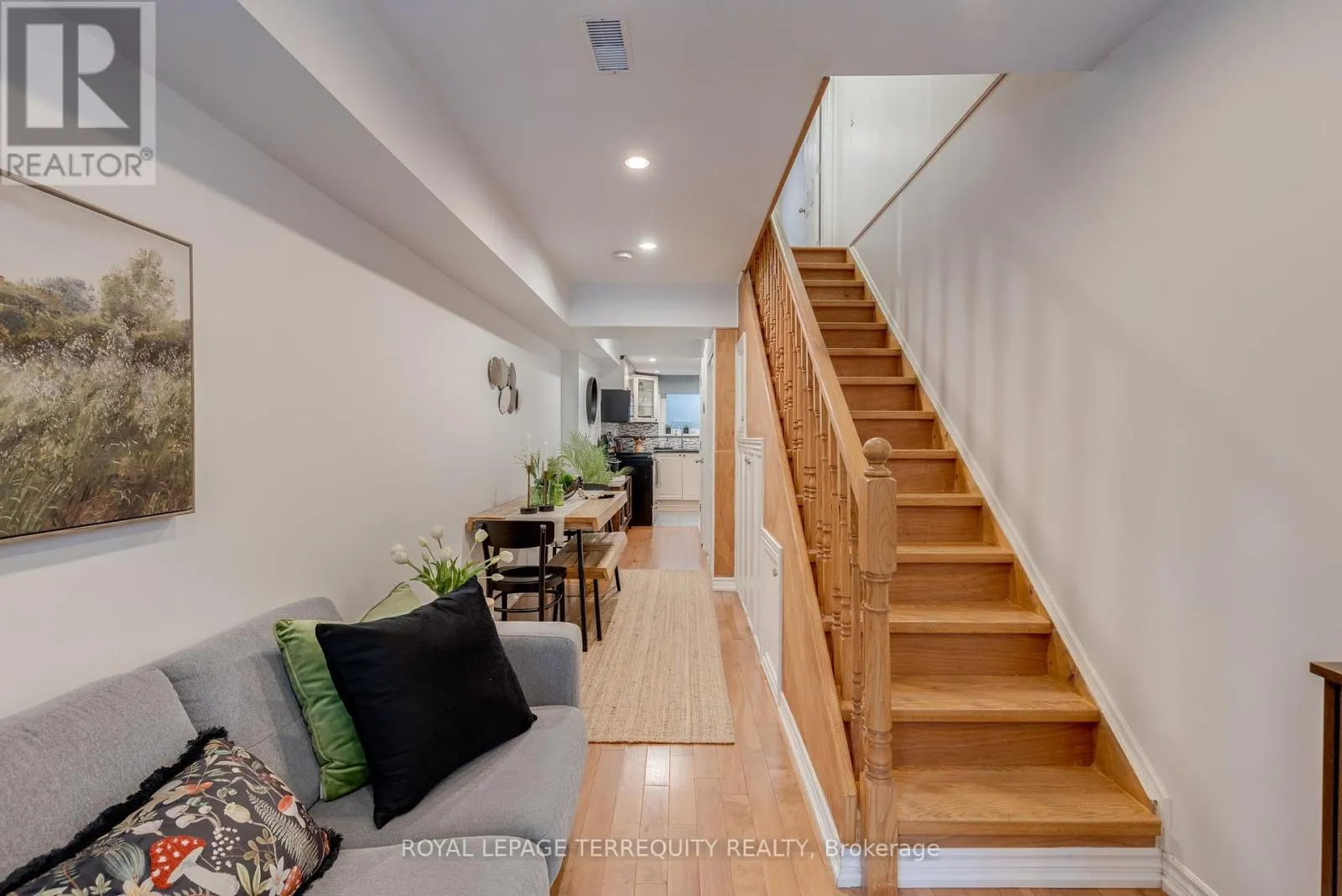 823 CRAVEN ROAD