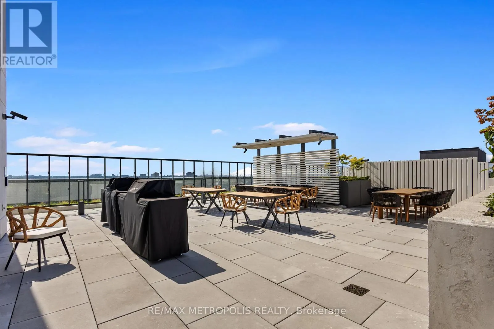 210 - 1350 ELLESMERE ROAD