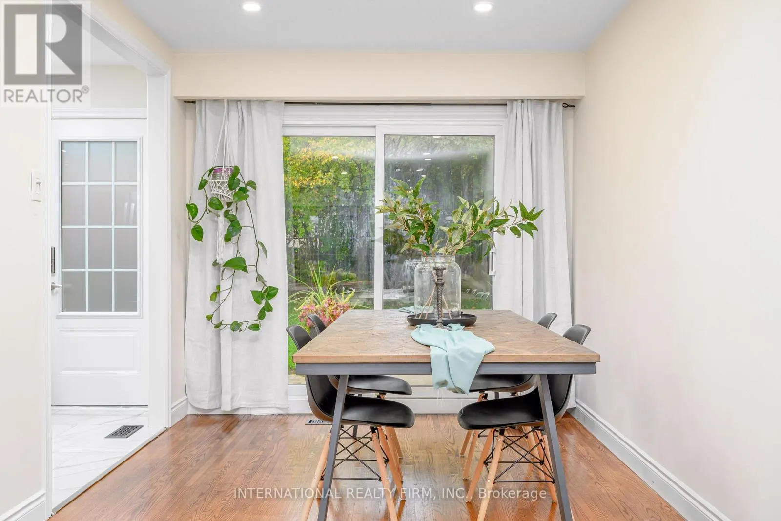 55 ORIOLE COURT