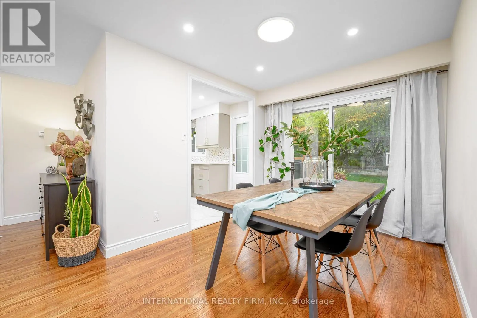 55 ORIOLE COURT