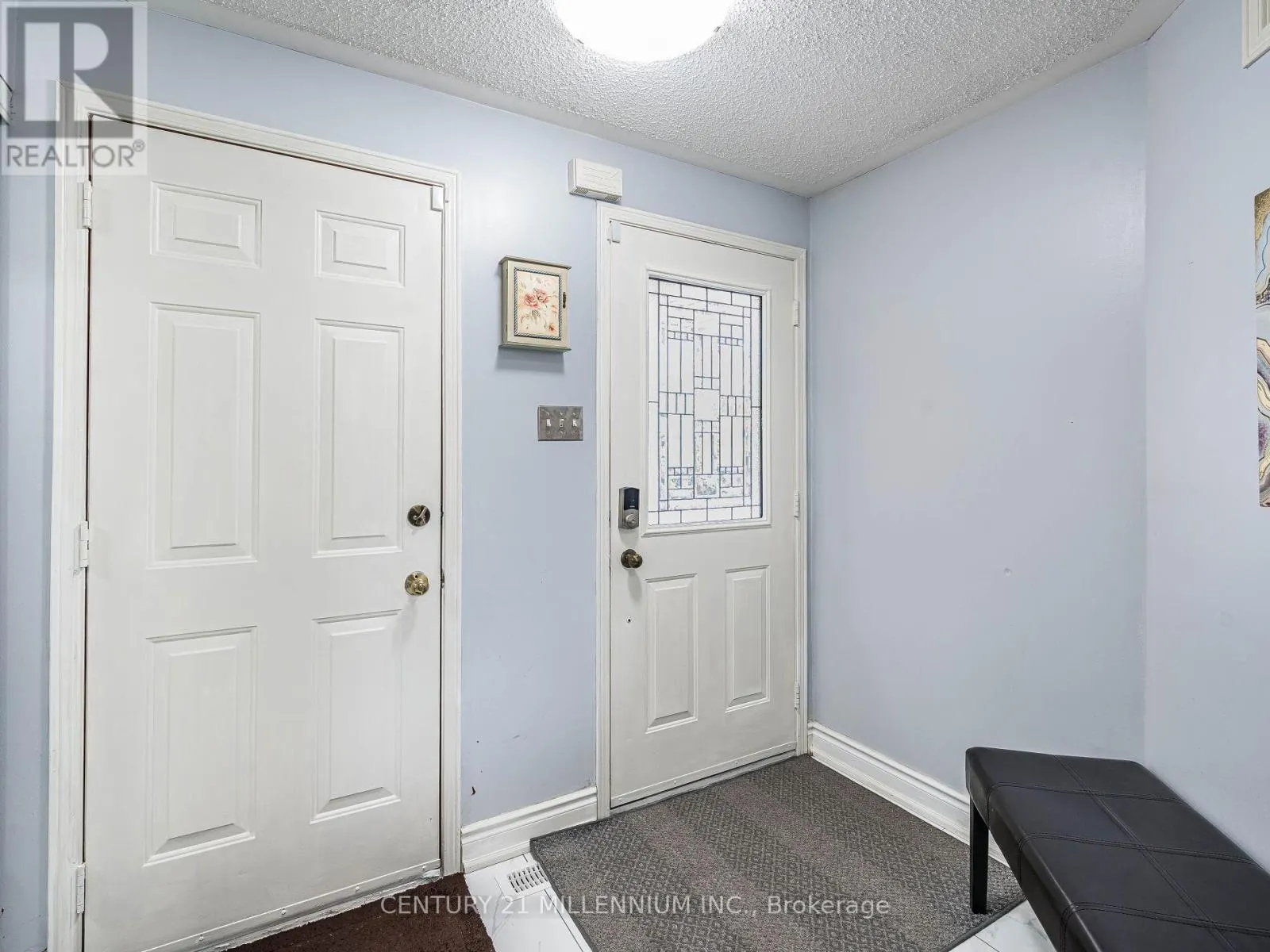 425 ELMWOOD COURT