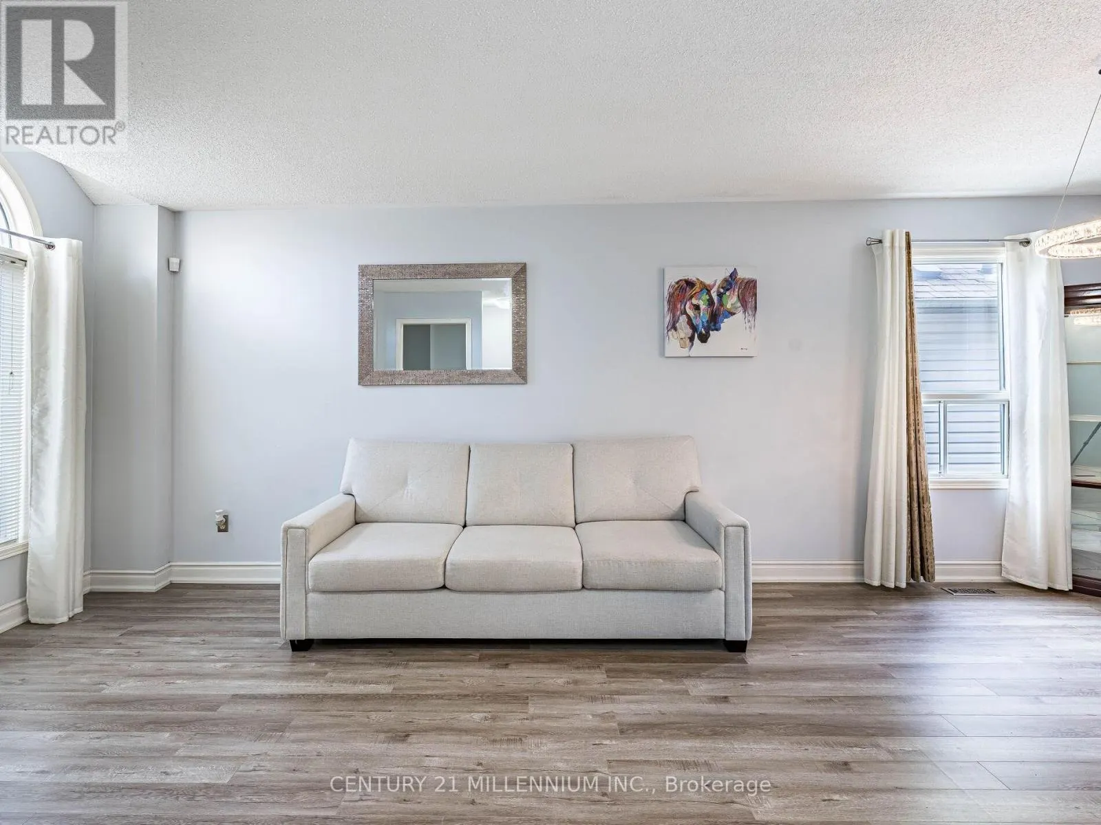 425 ELMWOOD COURT