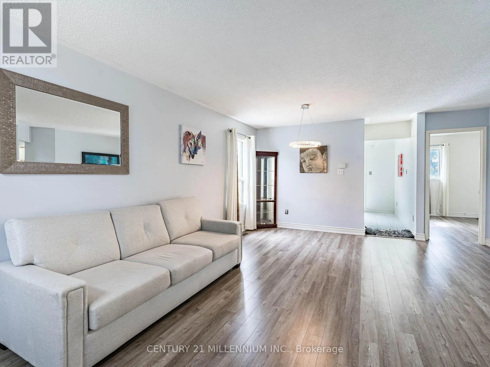 425 ELMWOOD COURT