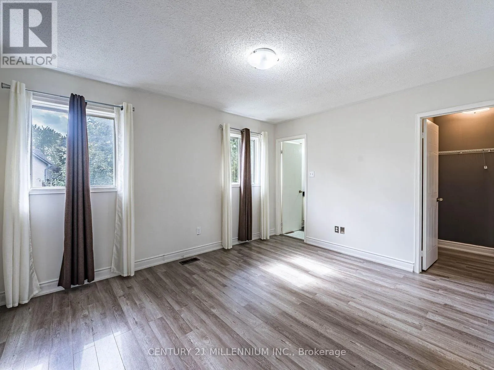 425 ELMWOOD COURT