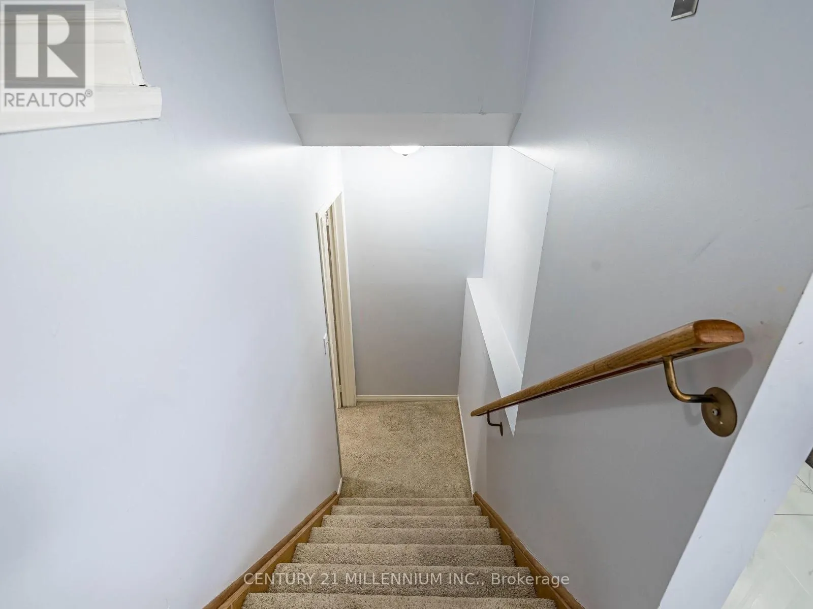425 ELMWOOD COURT