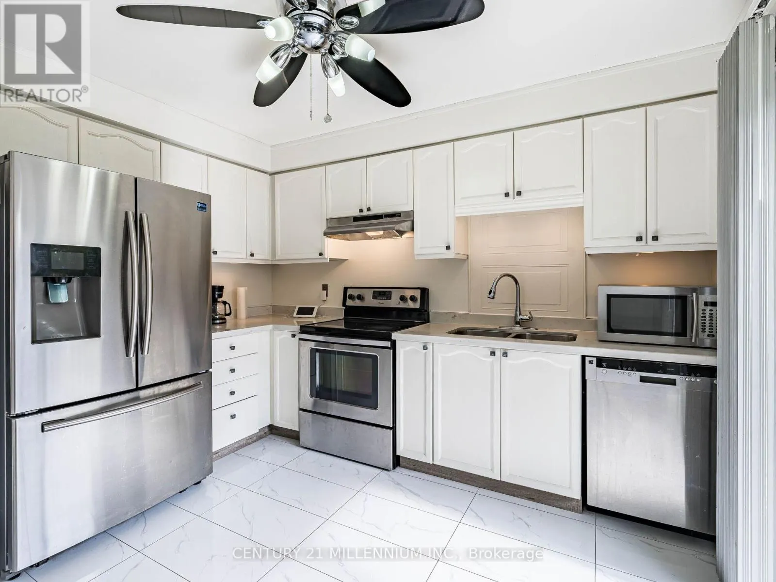 425 ELMWOOD COURT