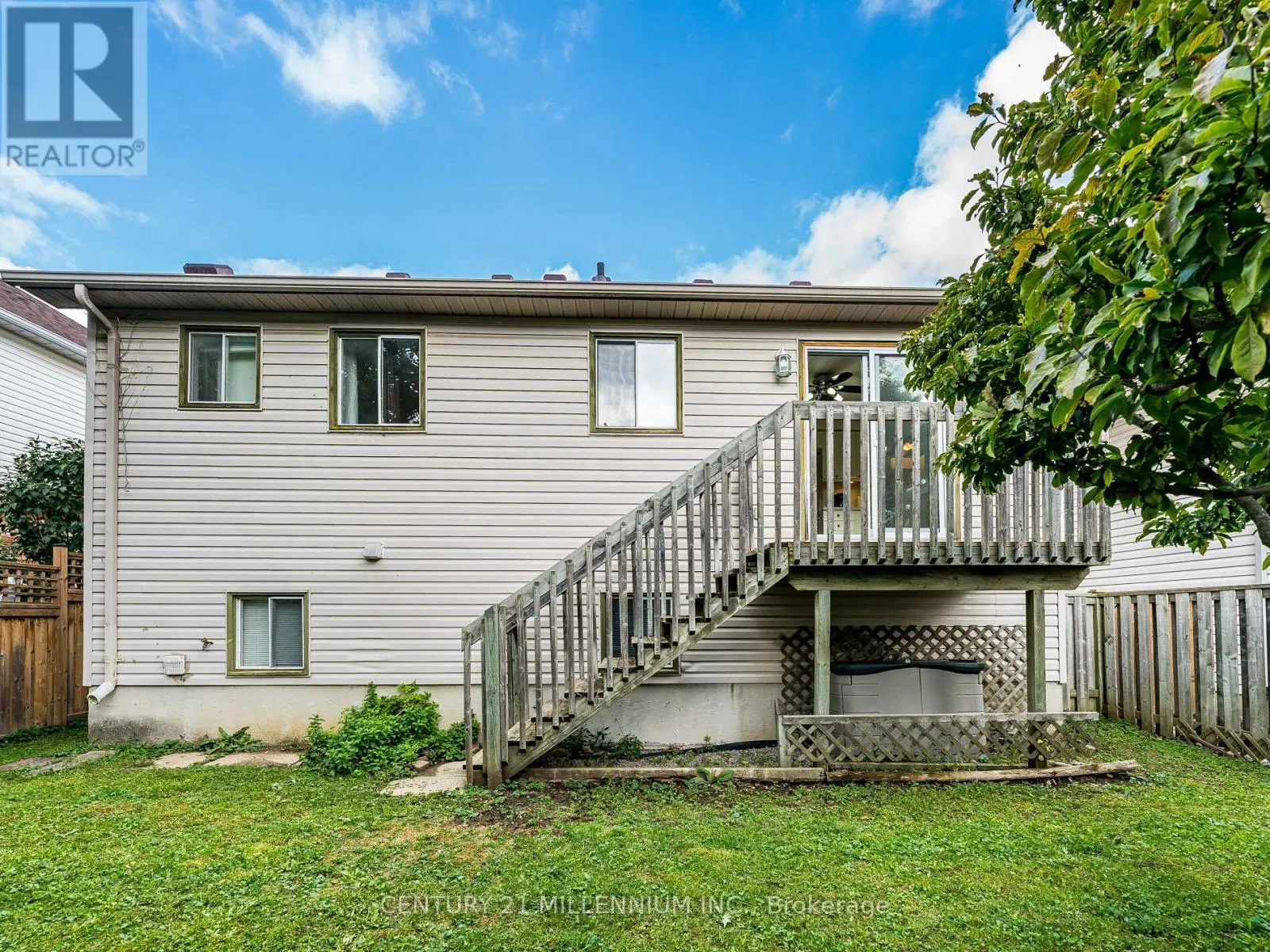 425 ELMWOOD COURT