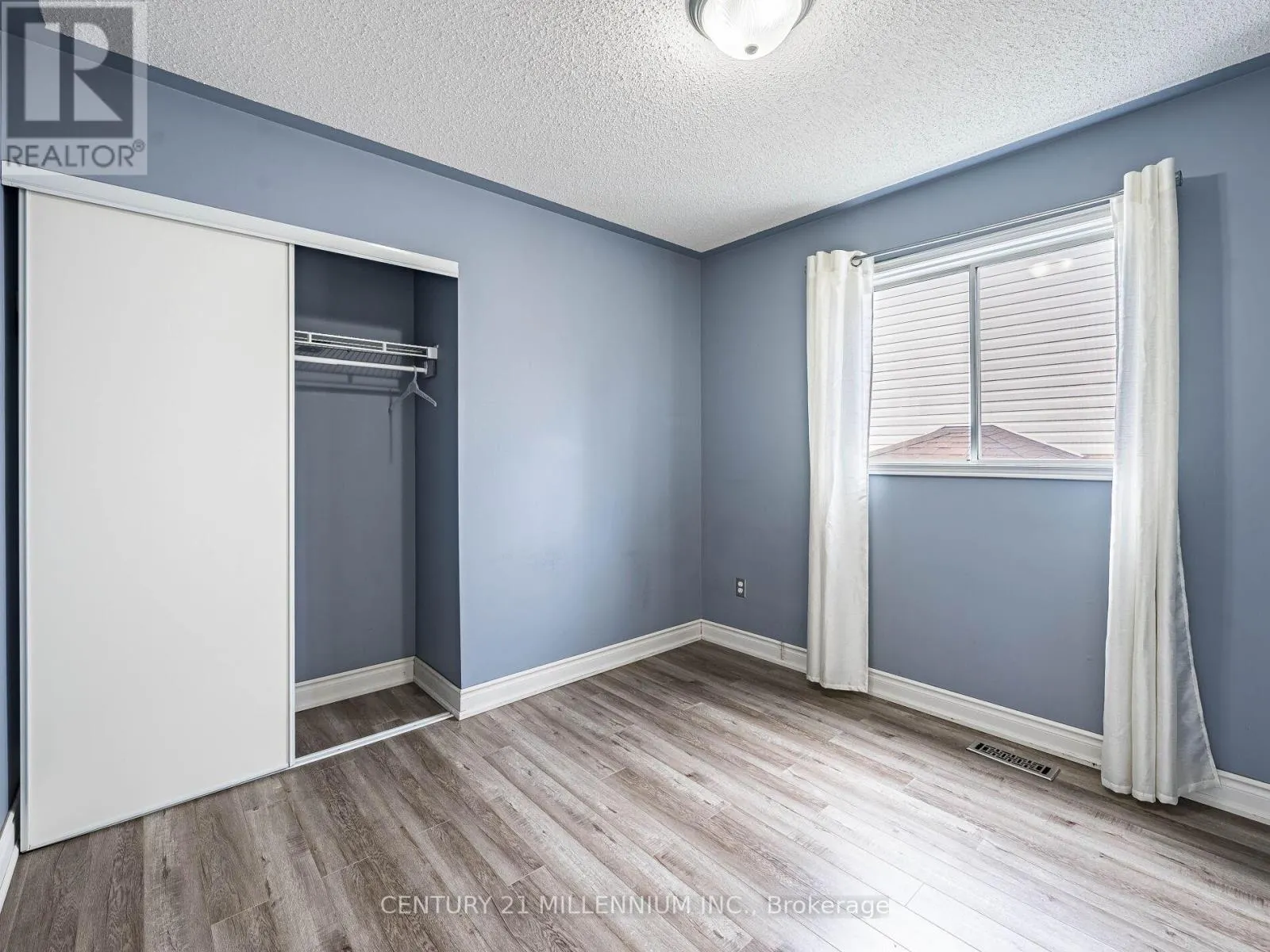 425 ELMWOOD COURT