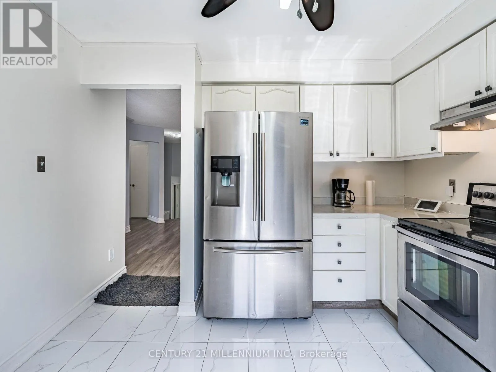 425 ELMWOOD COURT