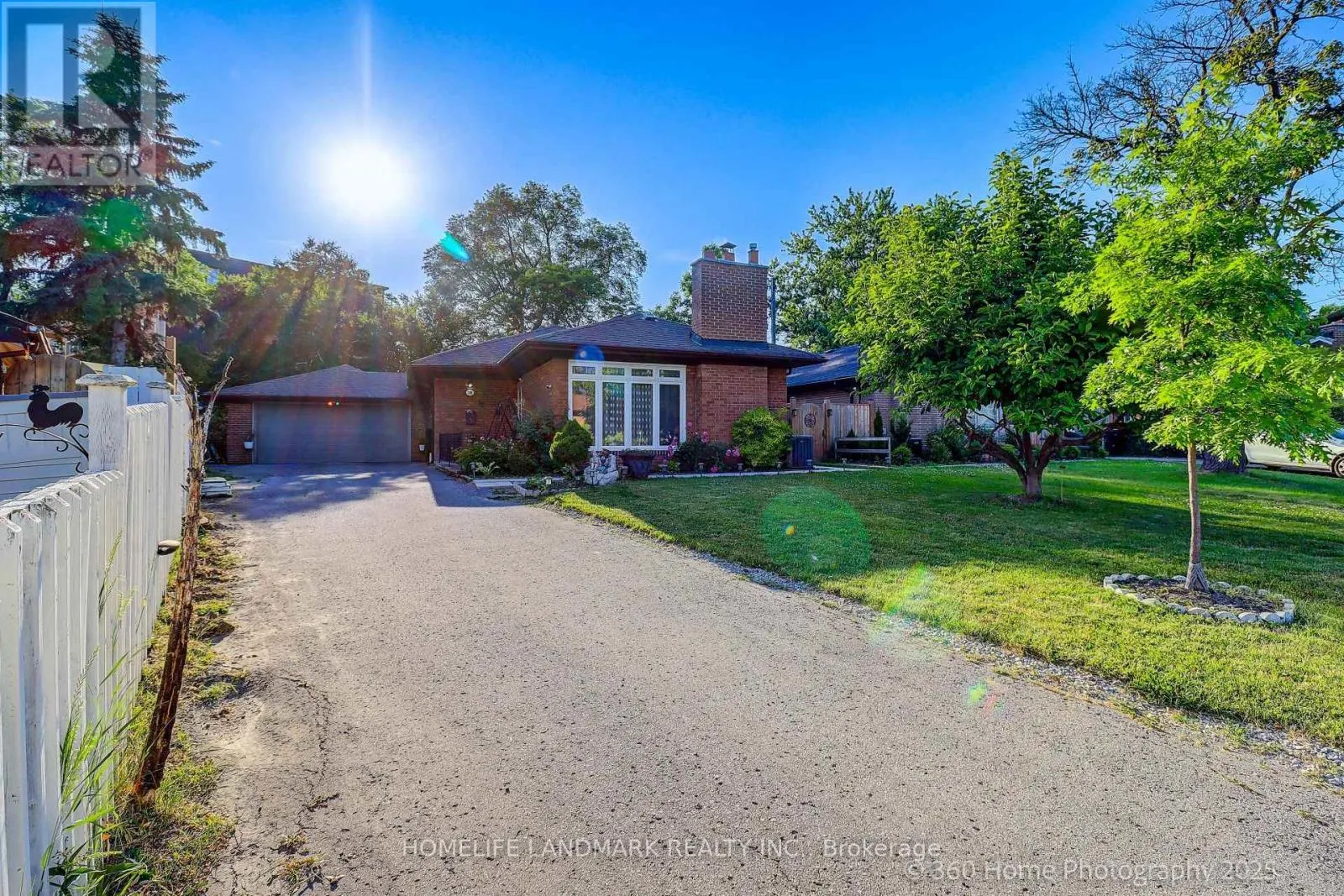 38 MOORECROFT CRESCENT