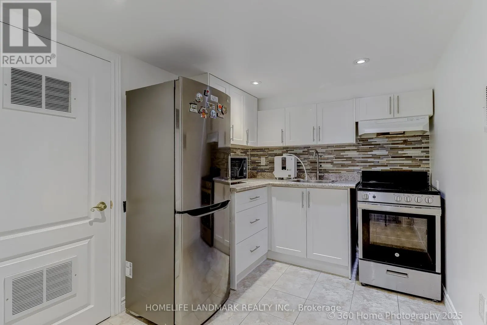 38 MOORECROFT CRESCENT