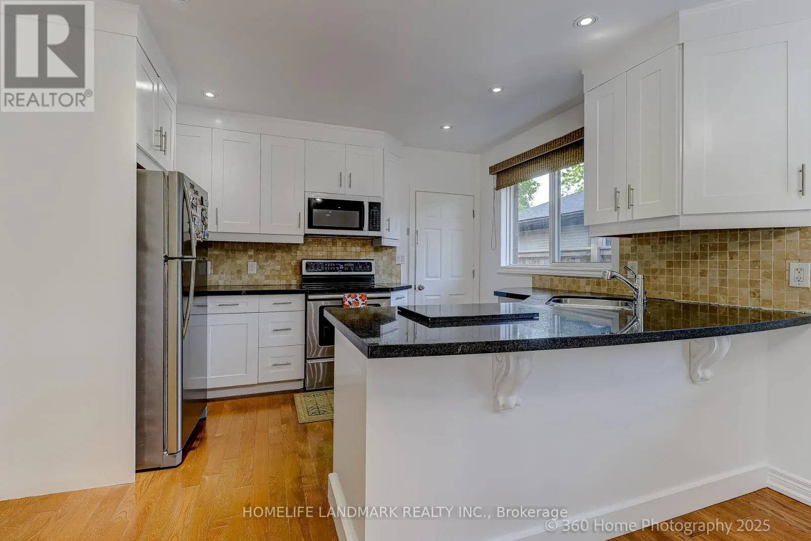 38 MOORECROFT CRESCENT