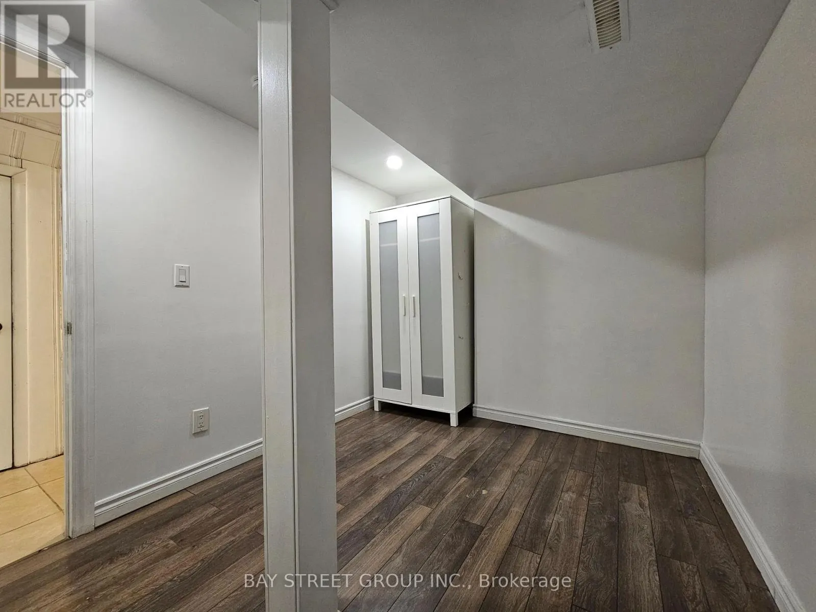 BSMT - 52 JANET BOULEVARD