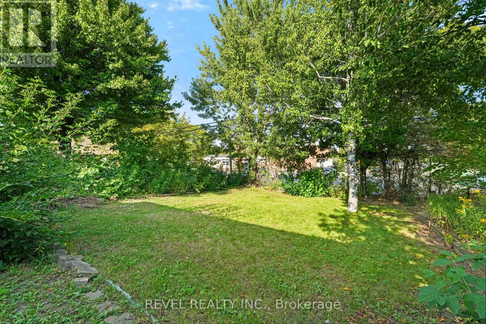 63 CROSLAND DRIVE