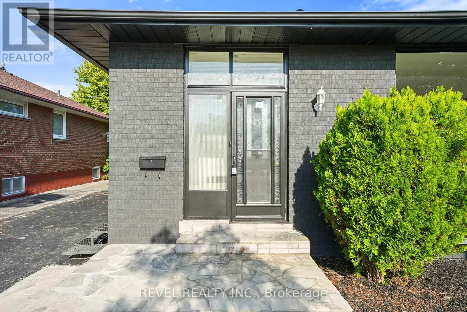 63 CROSLAND DRIVE