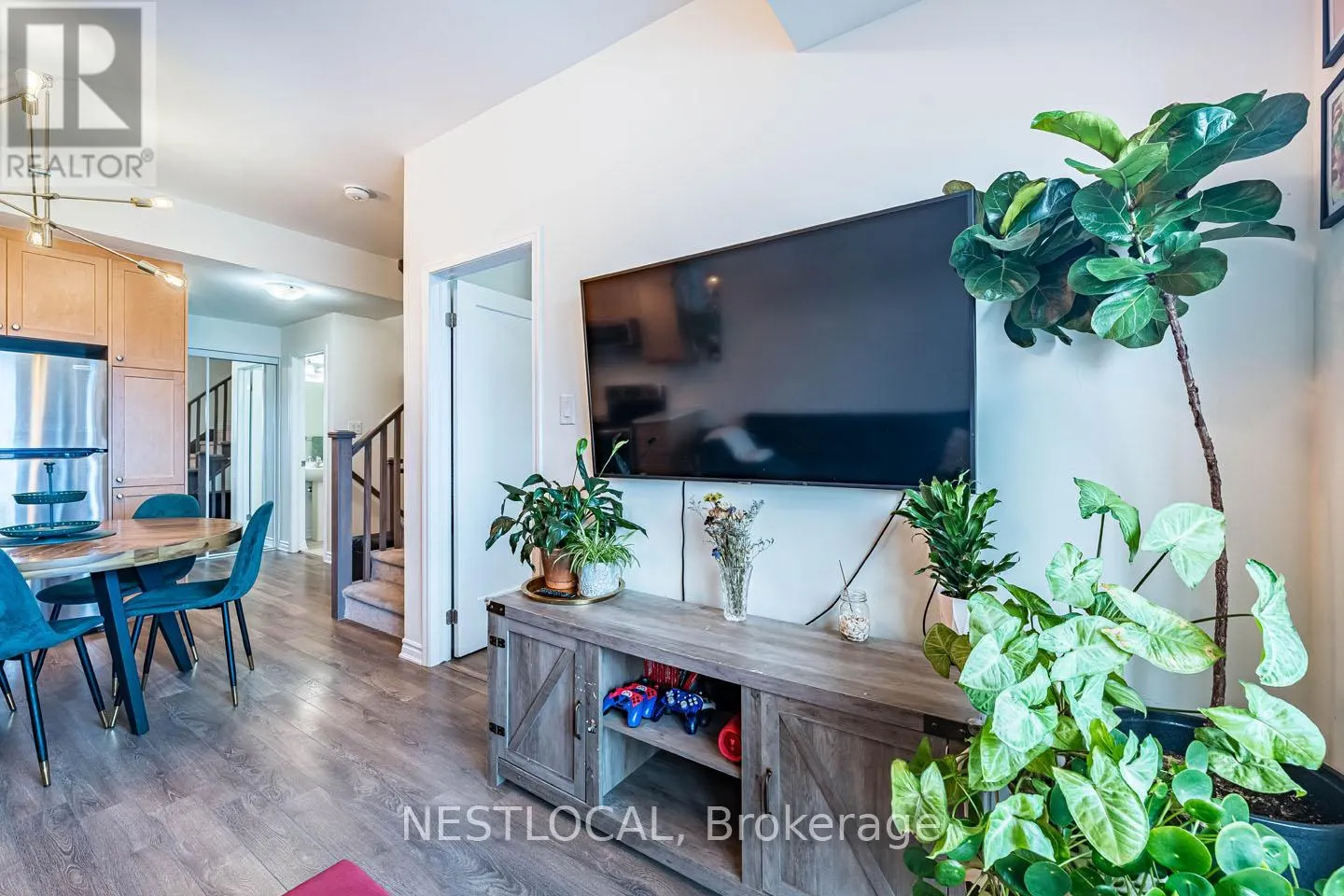 206 - 1085 DANFORTH ROAD
