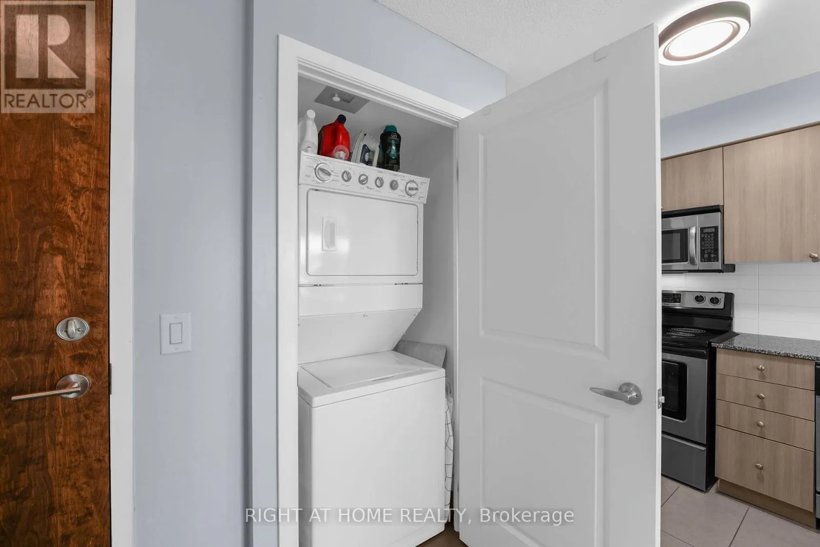 603 - 1235 BAYLY STREET