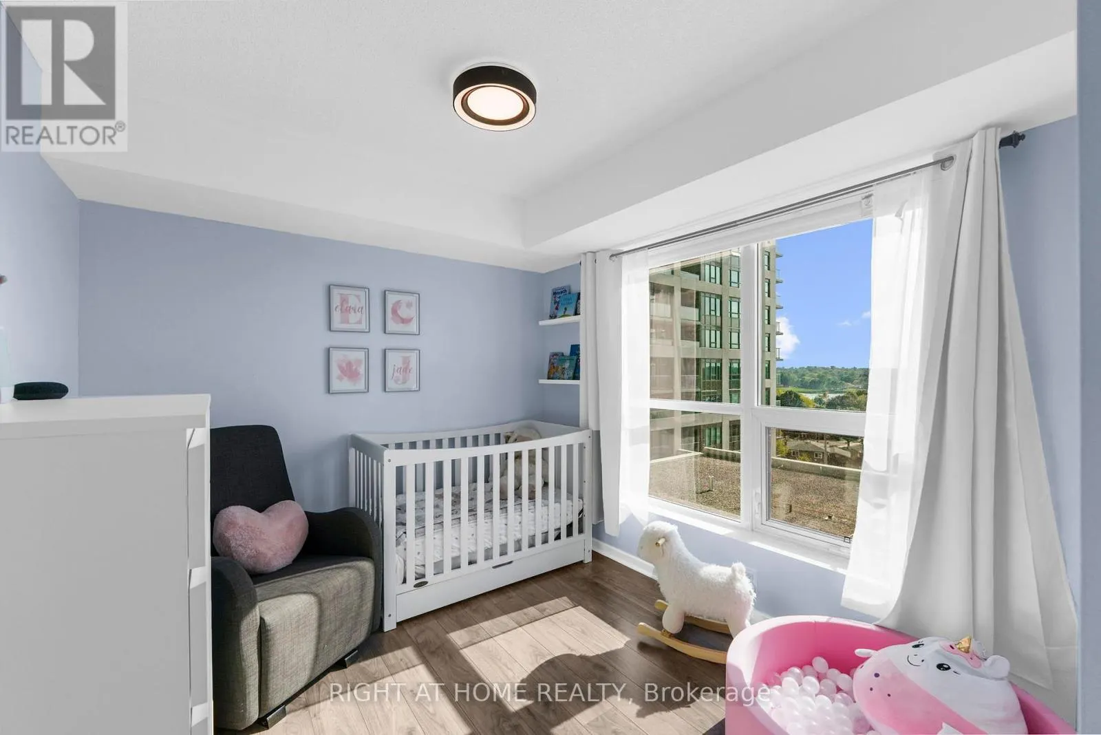 603 - 1235 BAYLY STREET