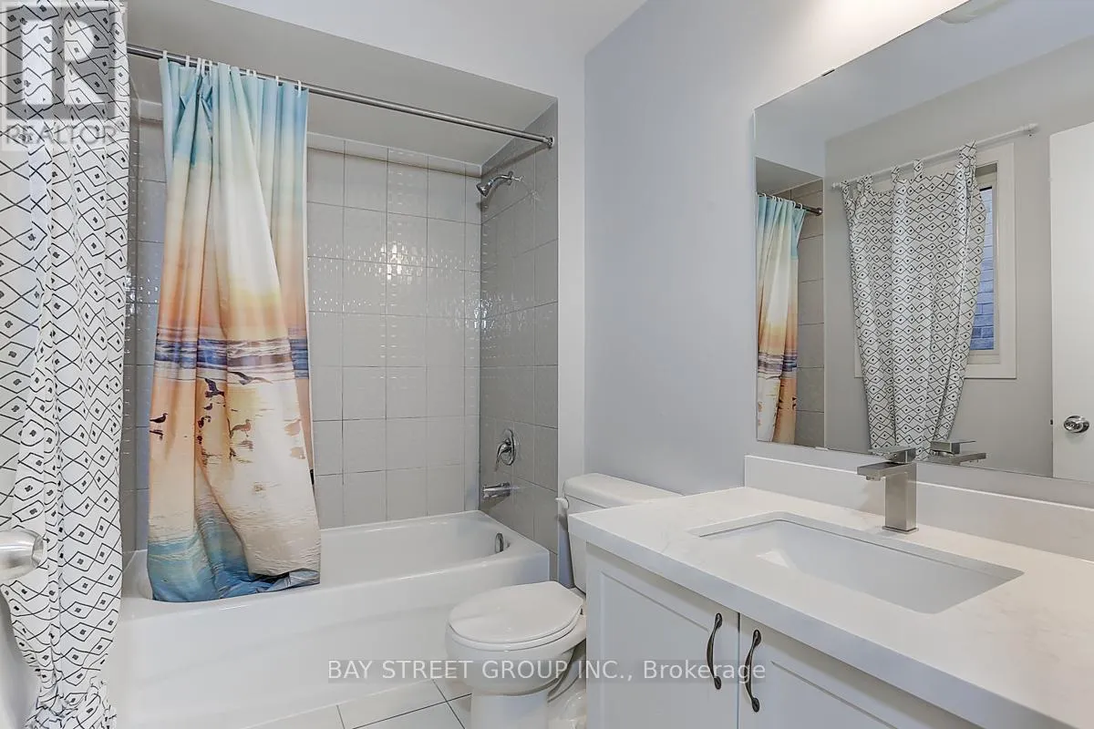 2433 EQUESTRIAN CRES CRESCENT