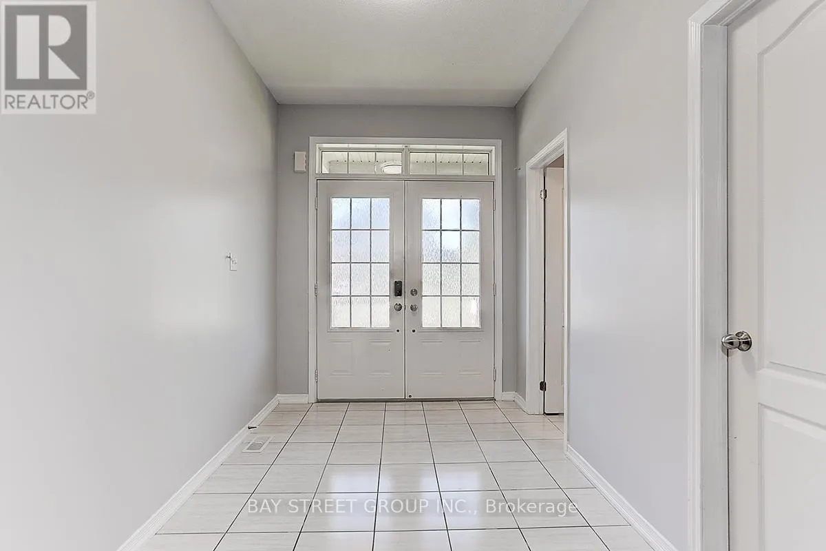 2433 EQUESTRIAN CRES CRESCENT