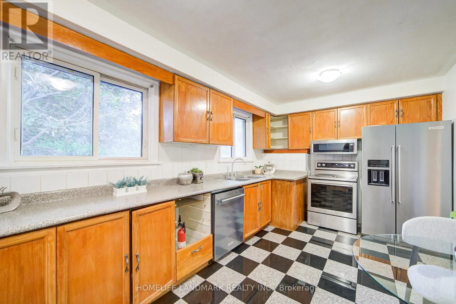 16 PALOMA PLACE