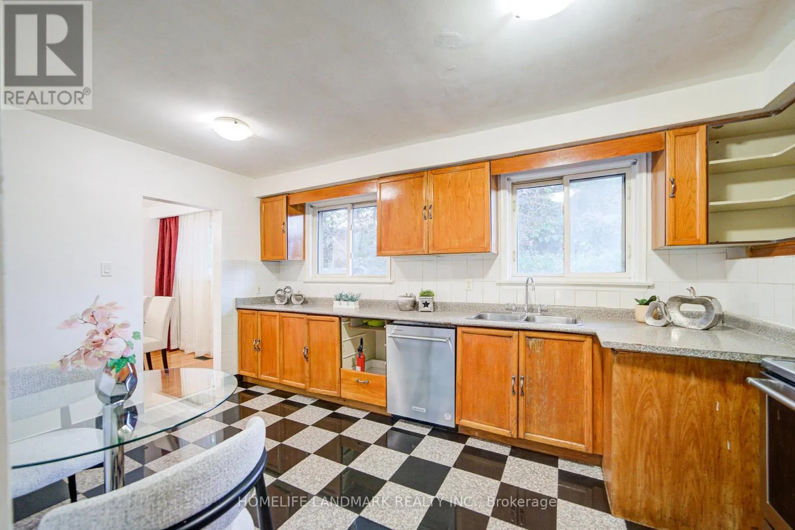 16 PALOMA PLACE