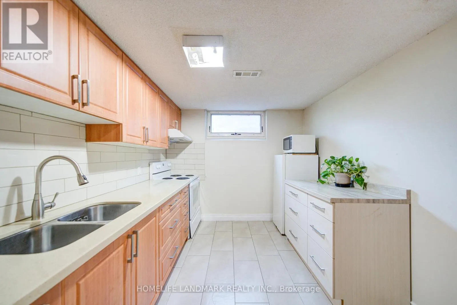 16 PALOMA PLACE